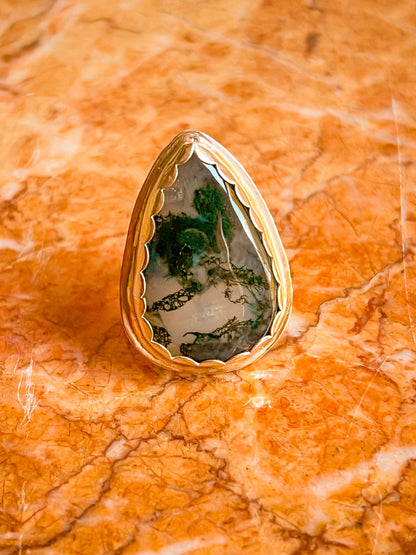 Sterling Silver Ring with scallop set moss agate