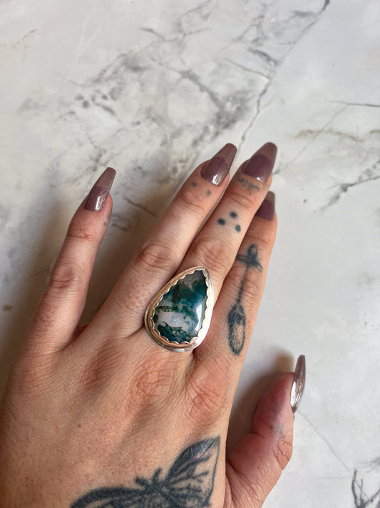 Sterling Silver Ring with scallop set moss agate